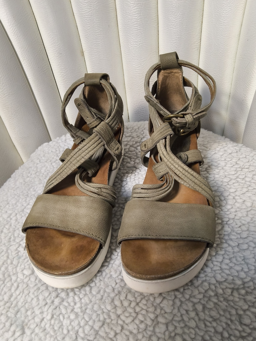 Miz Mooz  Women's Wedge Leather Sandal Size 40/8.5